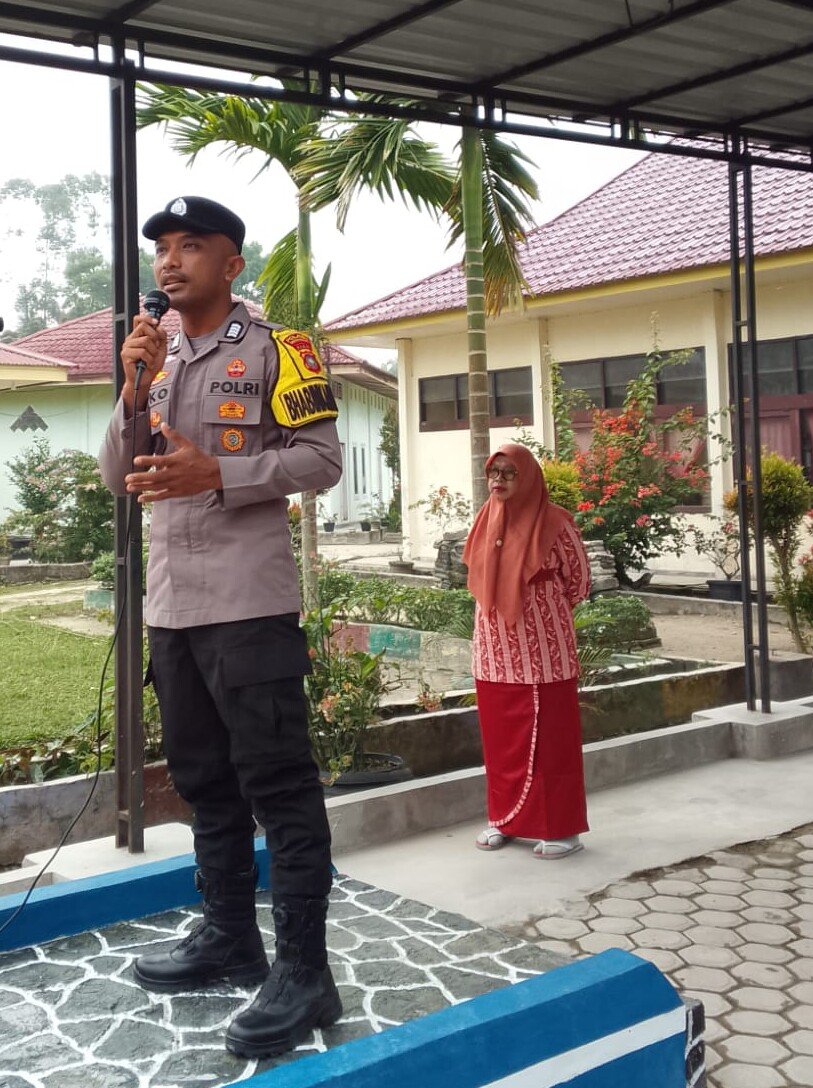 Sosialisasi Bhabinkamtibmas Polsek Logas Tanah Darat: PPDB SMA Kemala Taruna Bhayangkari Bogor, Imbauan Pencegahan Kebakaran, dan Pencegahan Perundungan di SMPN 2 LTD
